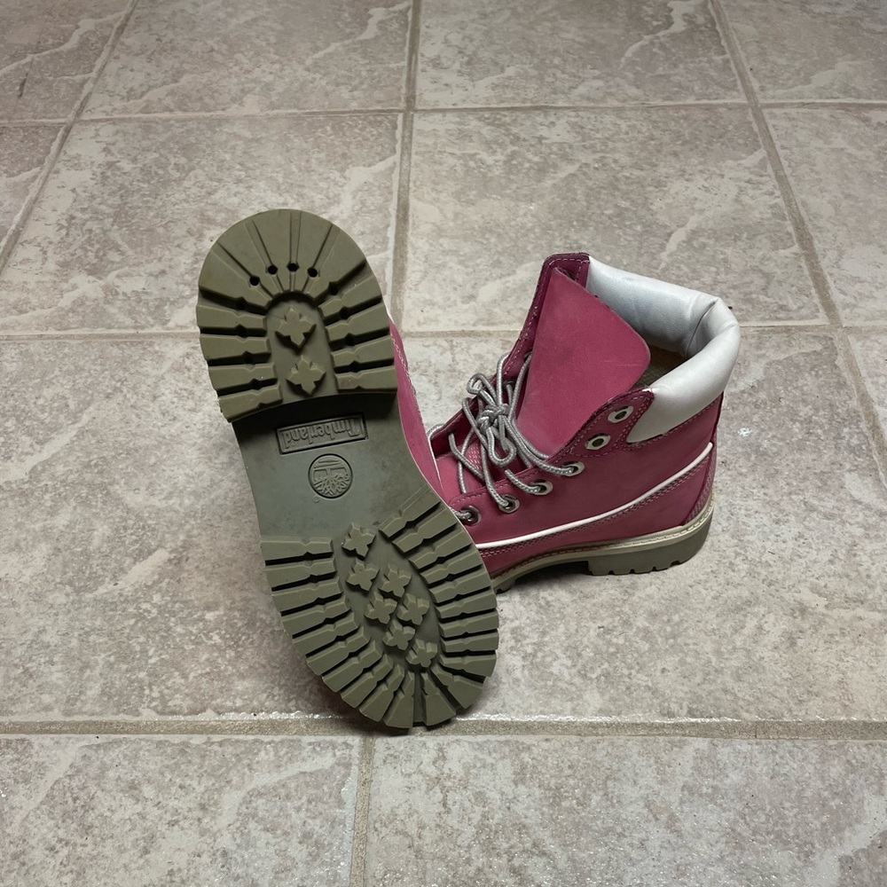 Pink and white timberland boots size 3.5 kids also size 5 ladies